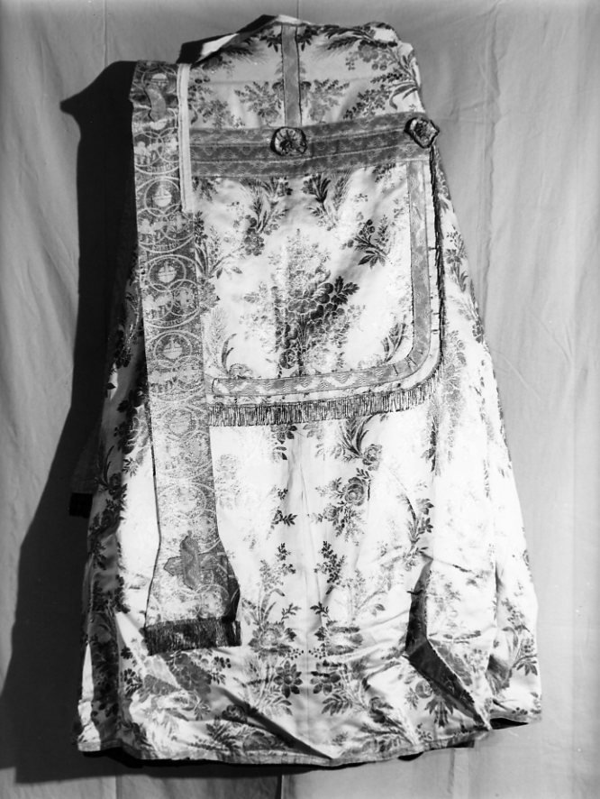 piviale - manifattura campana (prima metà sec. XX)