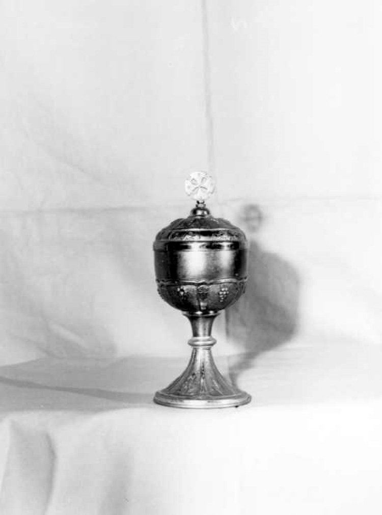 pisside - bottega campana (prima metà sec. XX)