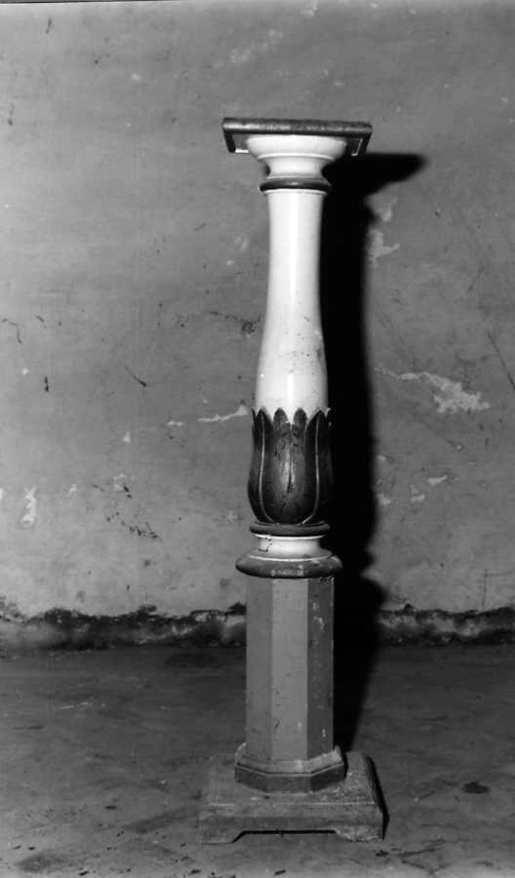 colonnina portavaso - bottega campana (prima metà sec. XX)