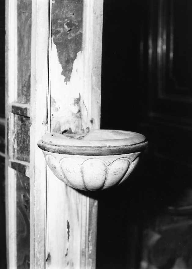 acquasantiera da parete - bottega campana (sec. XVIII)