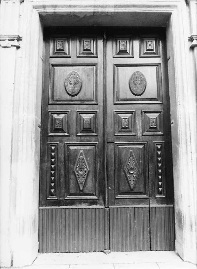 portone - a due battenti - bottega campana (inizio sec. XX)