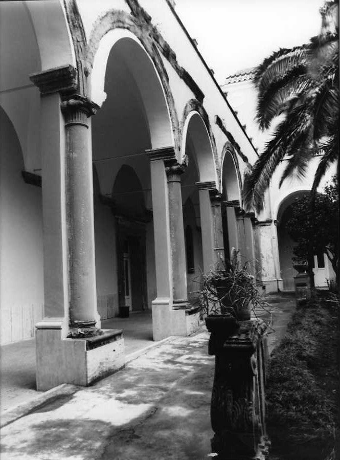 colonna ionica, serie - bottega campana (fine/inizio secc. XV/ XVI)