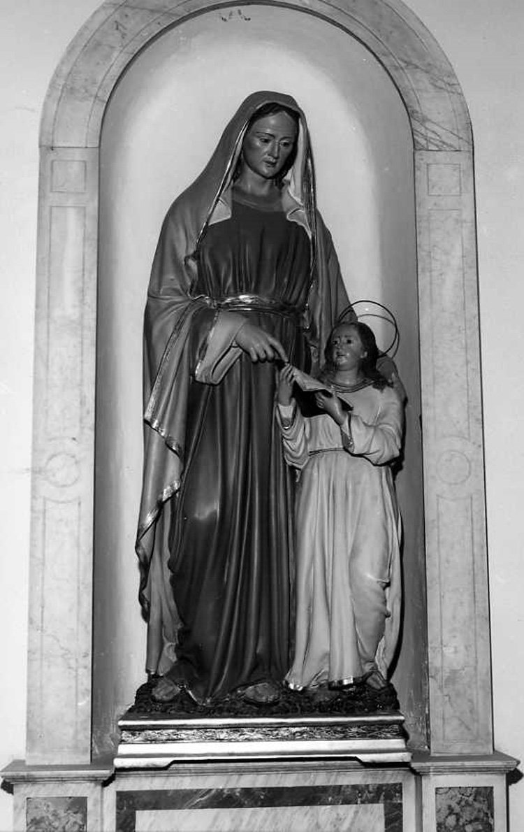 Maria Vergine bambina e Sant'Anna (gruppo scultoreo) - bottega campana (prima metà sec. XX)