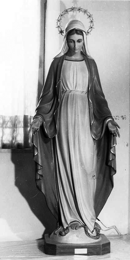 Madonna Immacolata (statua) - bottega campana (sec. XX)