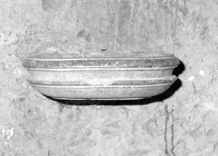 acquasantiera da parete - bottega campana (sec. XVIII)