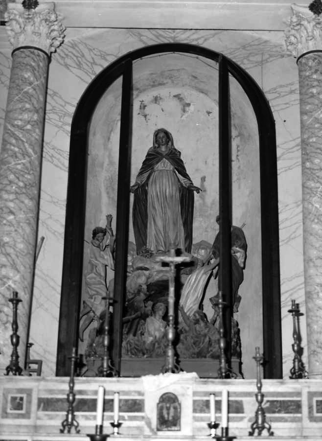 Madonna che intercede per le anime del purgatorio (gruppo scultoreo) - bottega campana (fine/inizio secc. XIX/ XX)