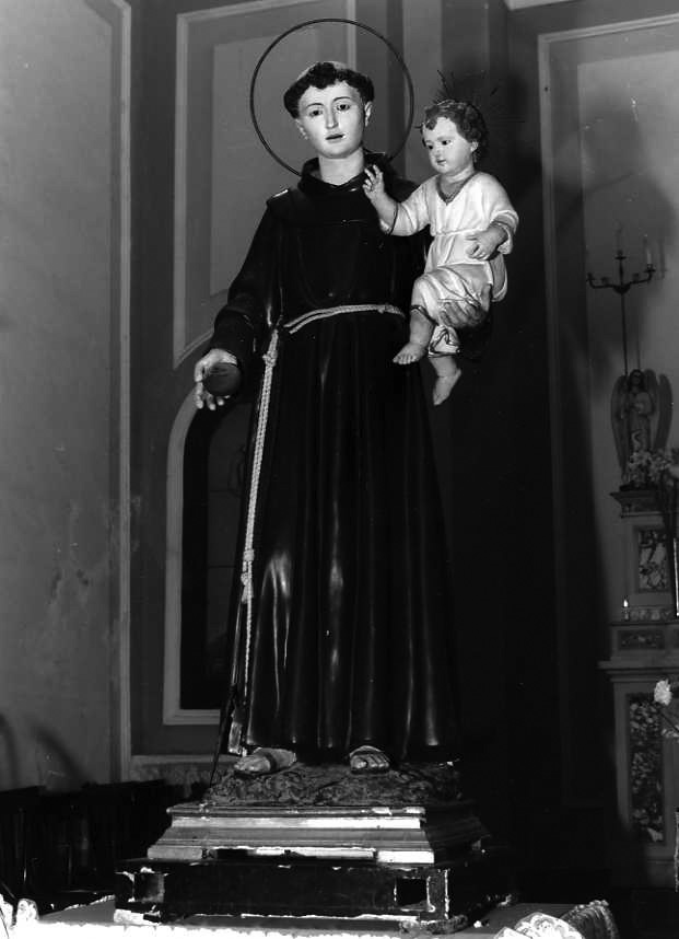 Sant'Antonio da Padova con il bambino (statua) di Capaldo Pasquale (prima metà sec. XX)