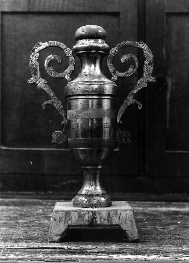 vaso d'altare con composizione floreale, serie - bottega campana (sec. XX)