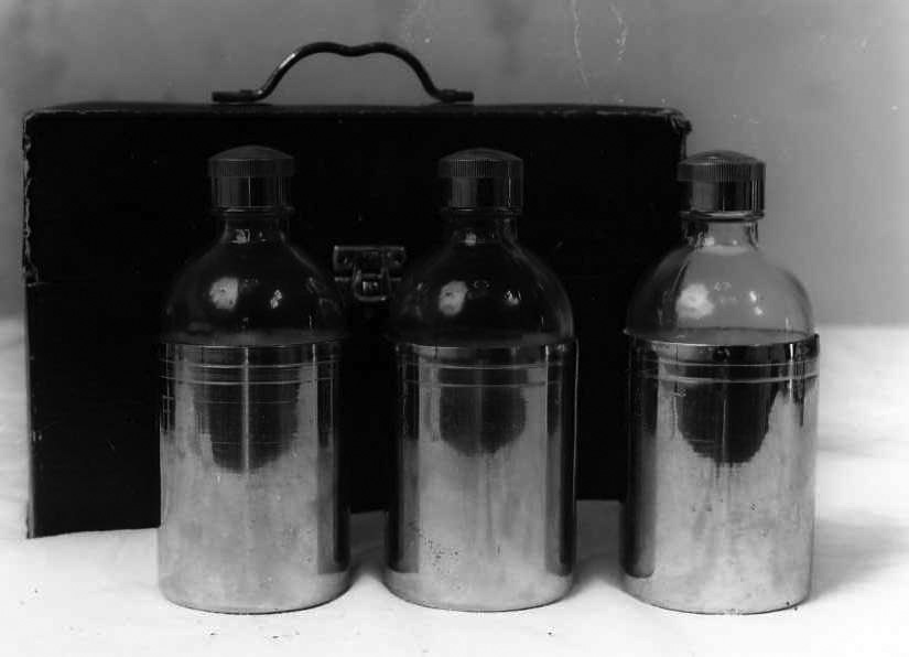 vasetti per oli santi, serie - bottega campana (ultimo quarto sec. XIX)