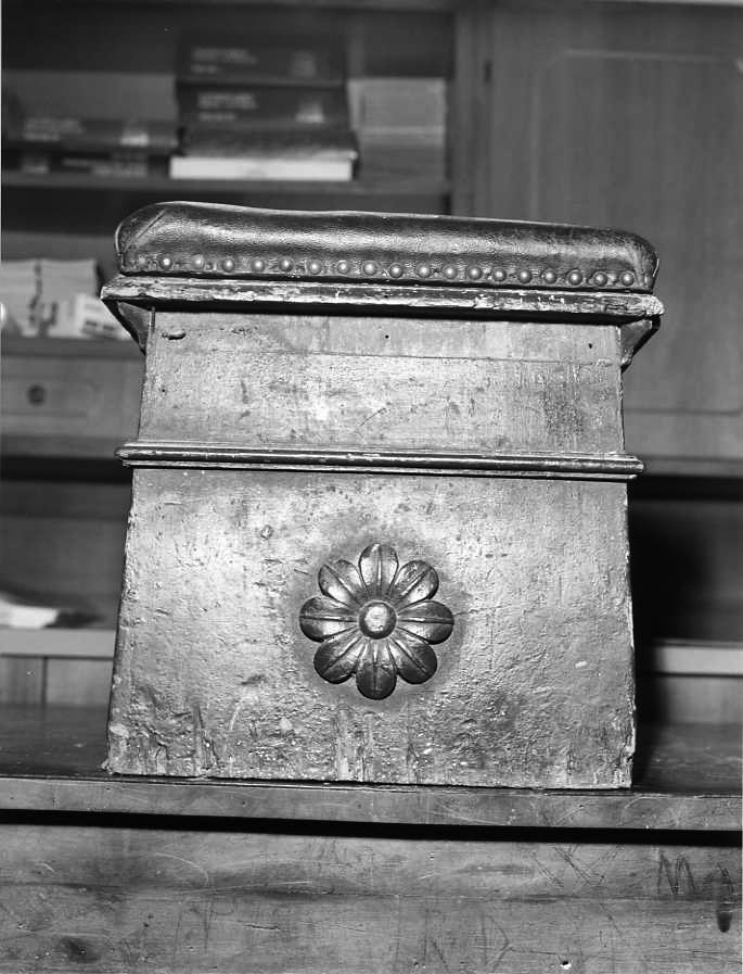 sgabello, serie - bottega campana (sec. XIX)