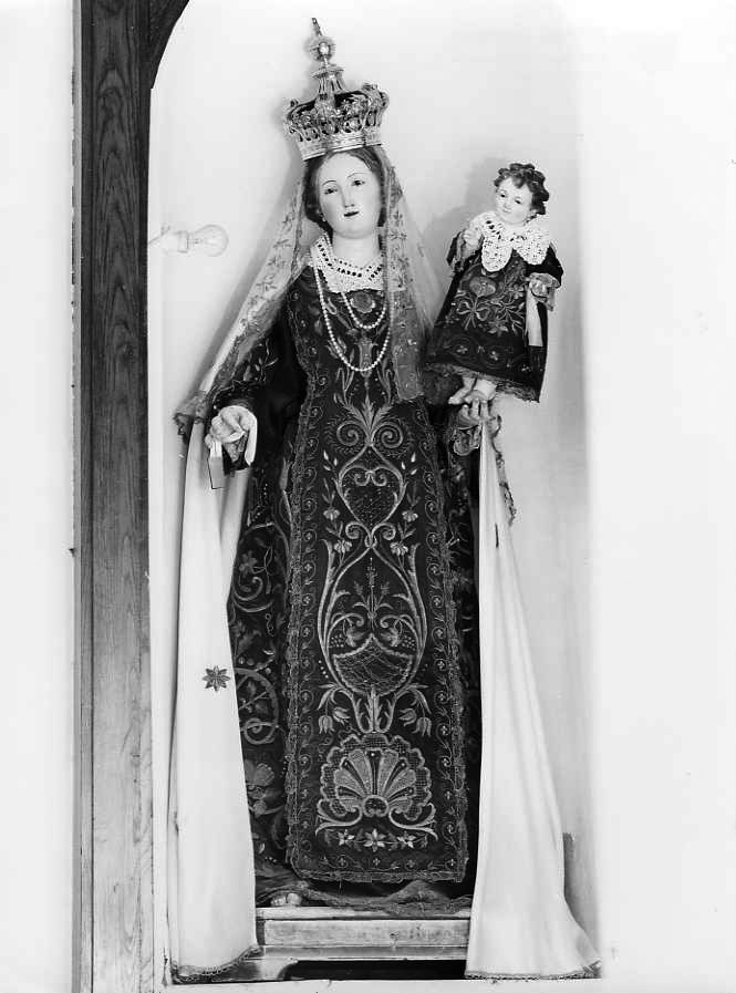 Madonna con Bambino (statua) - bottega napoletana (prima metà sec. XIX)