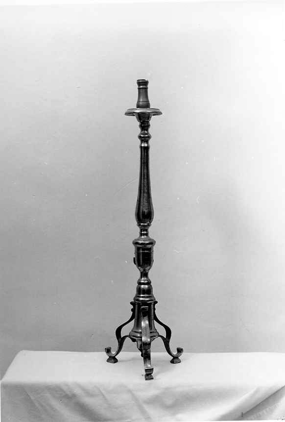 candelabro, serie - bottega campana (prima metà sec. XX)