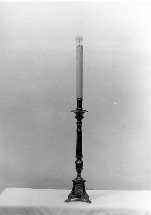 candelabro, serie - bottega campana (prima metà sec. XX)