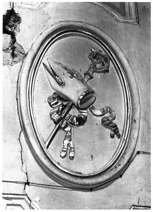 insegne episcopali (decorazione plastica) - bottega campana (sec. XVIII)