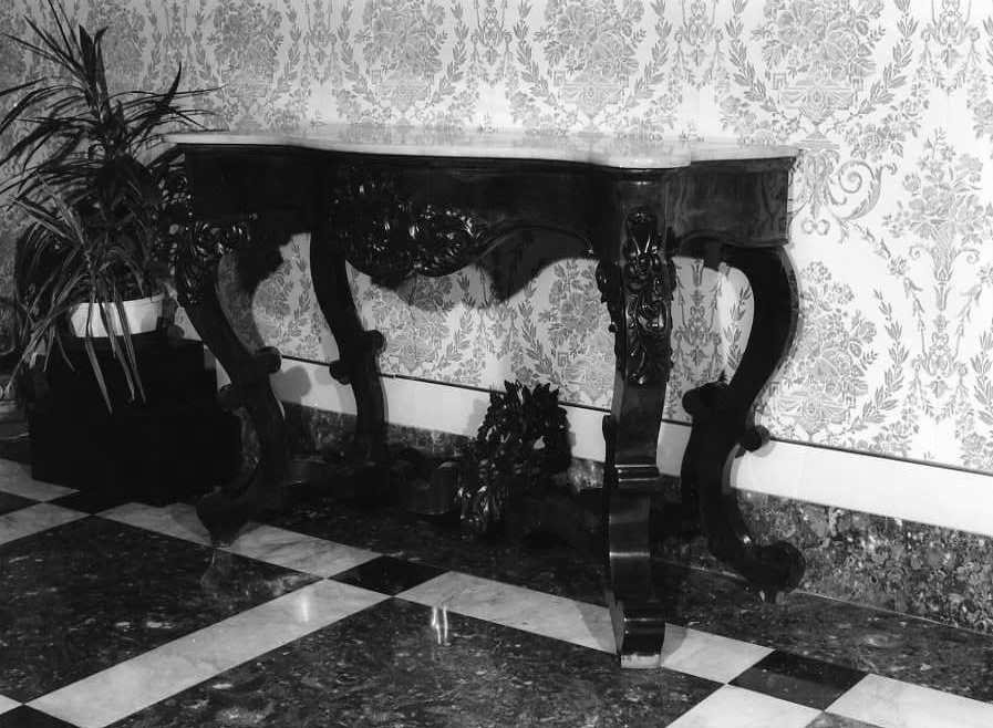 console, coppia - bottega Italia meridionale (sec. XX)