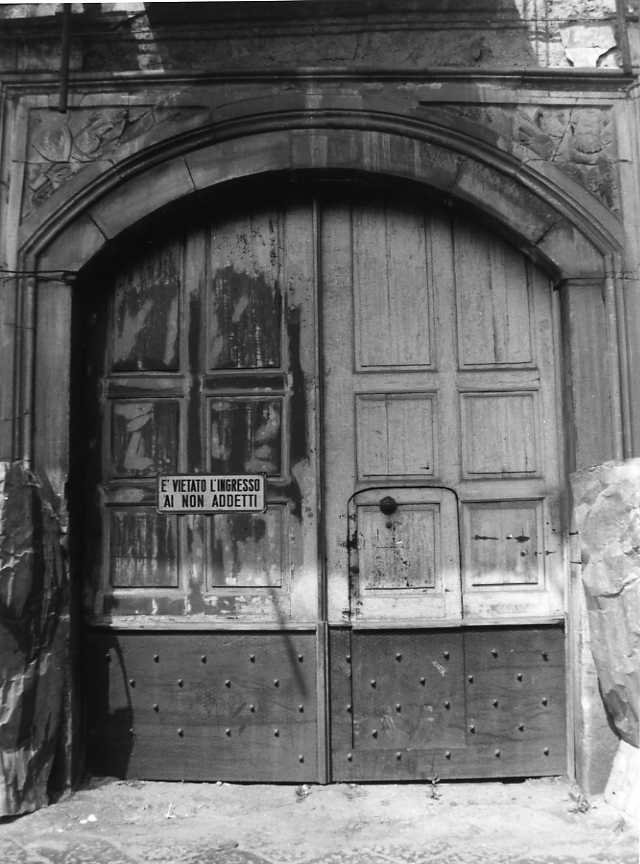 portale - bottega napoletana (sec. XV)