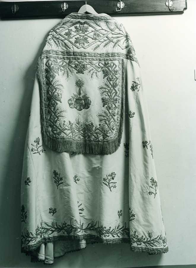 piviale - manifattura campana (sec. XIX)