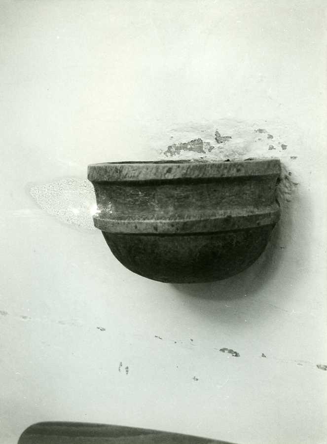 acquasantiera da parete - bottega campana (sec. XVIII)