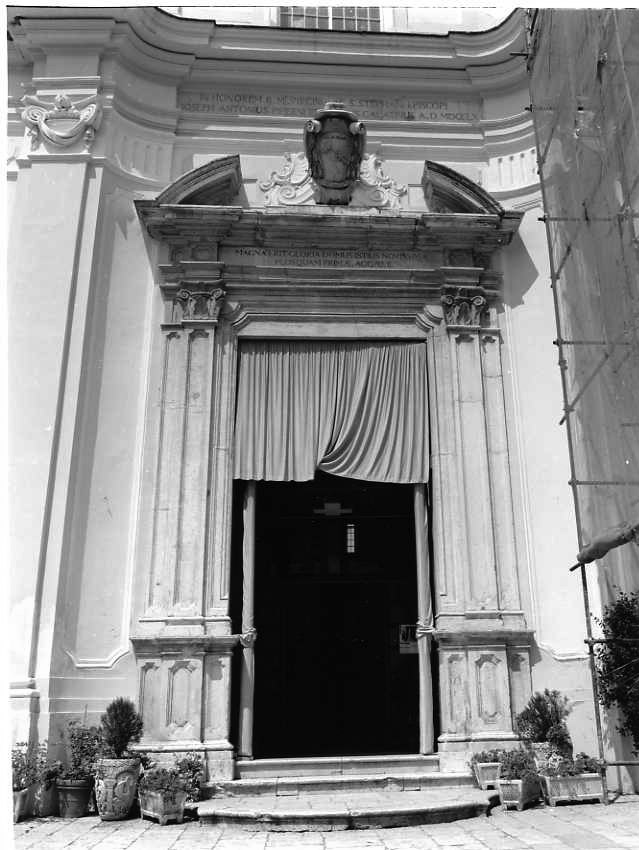 portale maggiore - bottega campana (seconda metà sec. XVIII)