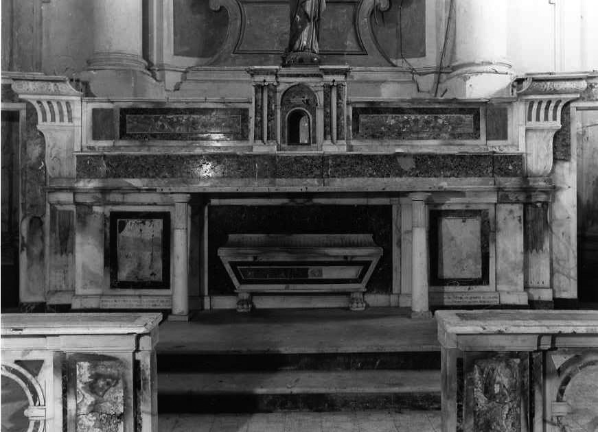altare maggiore - bottega campana (secondo quarto sec. XIX)