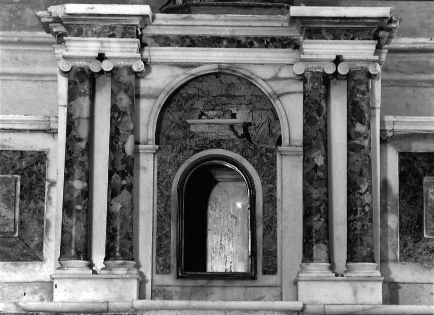 tabernacolo - a frontale architettonico - bottega campana (secondo quarto sec. XIX)