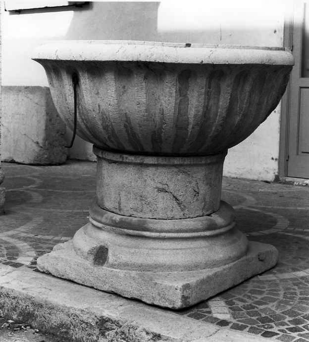 fonte battesimale - bottega campana (sec. XVIII)