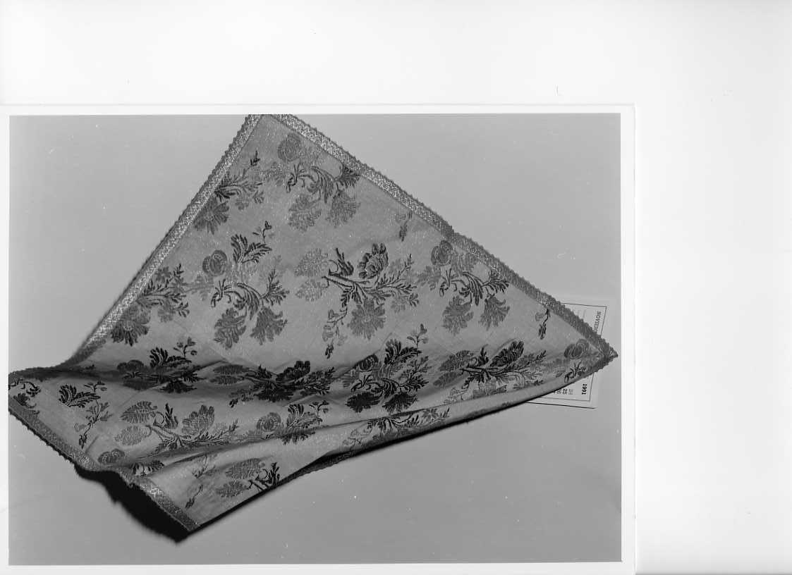 motivi decorativi floreali (velo di calice) - manifattura campana (sec. XIX)