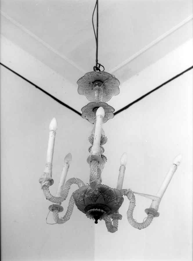 lampadario - a bracci, serie - bottega campana (prima metà sec. XX)