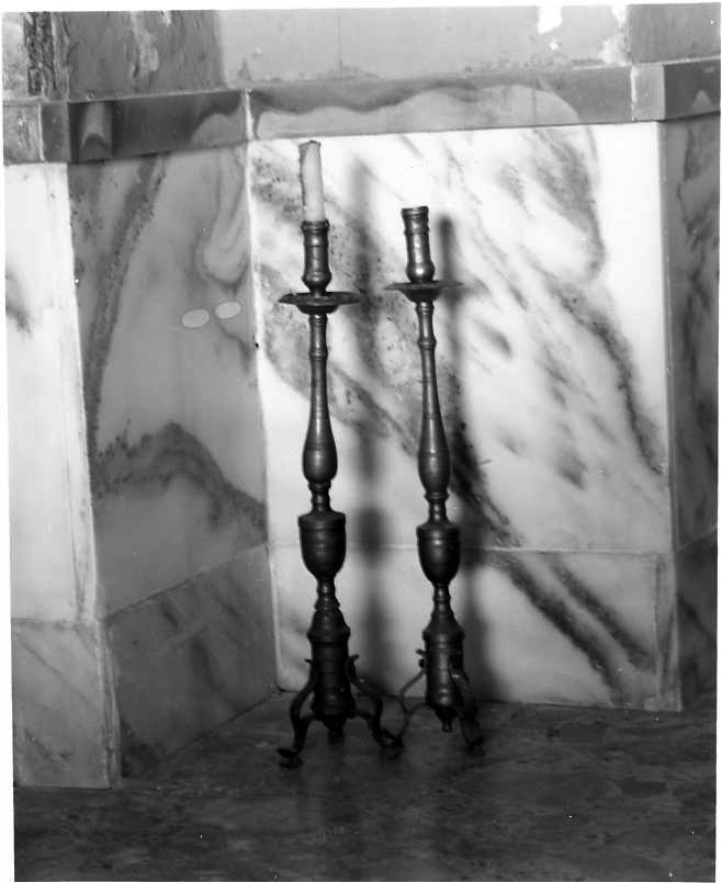 candeliere, serie - bottega campana (prima metà sec. XX)