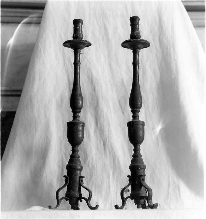 candeliere, serie - bottega campana (prima metà sec. XX)