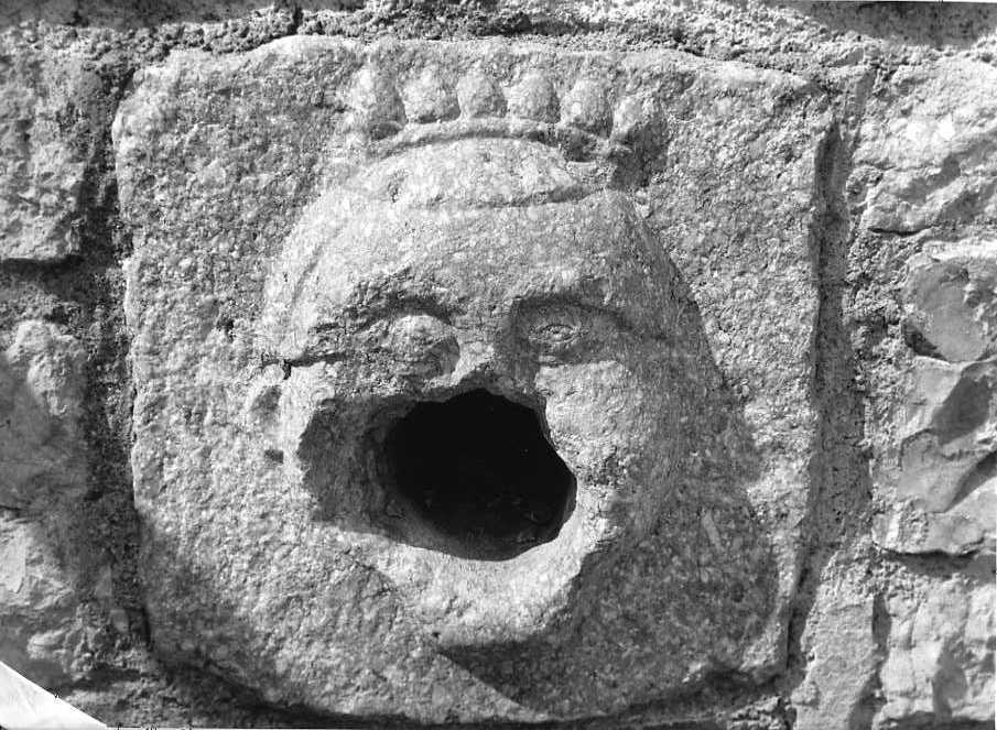 mascherone (rilievo, frammento) - bottega campana (fine/inizio secc. XVIII/ XIX)