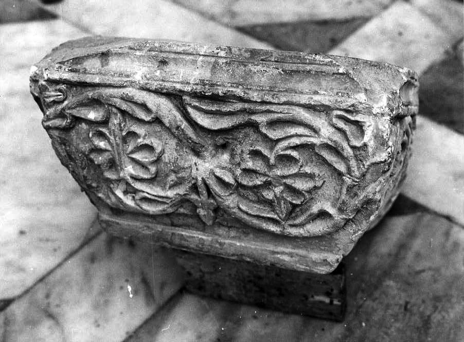 capitello - bottega campana (sec. X)