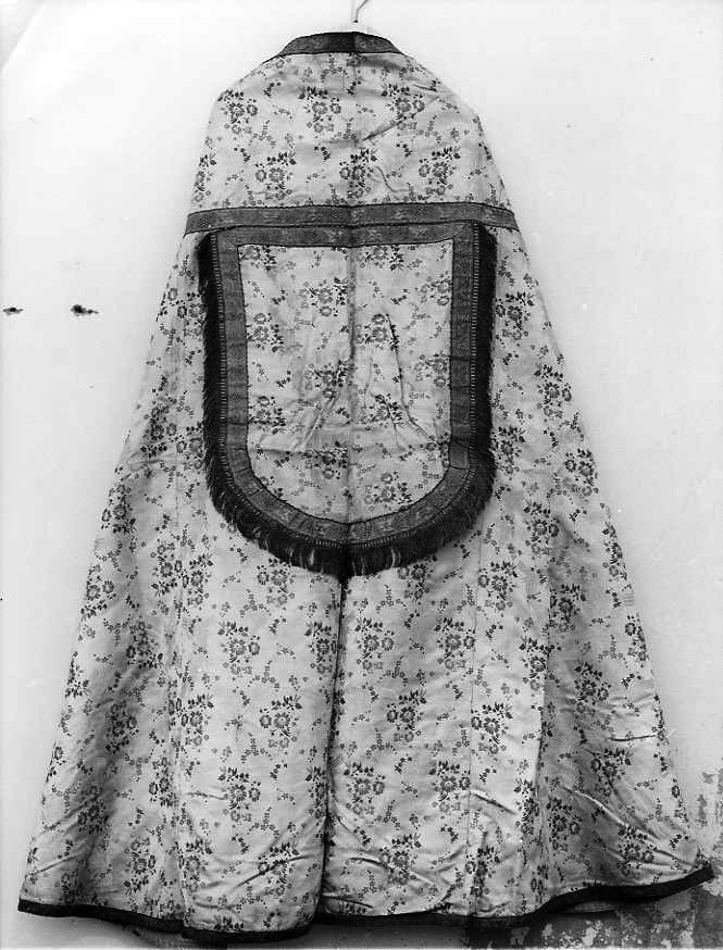 piviale - manifattura napoletana (prima metà sec. XX)