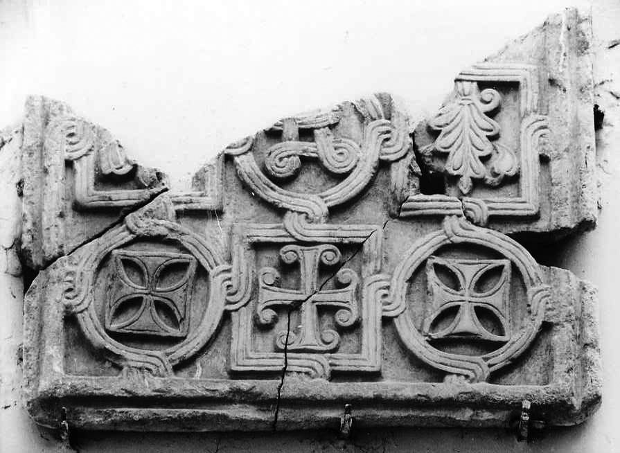 motivi decorativi (rilievo, frammento) - bottega bizantina (fine/inizio secc. VII/ VIII)