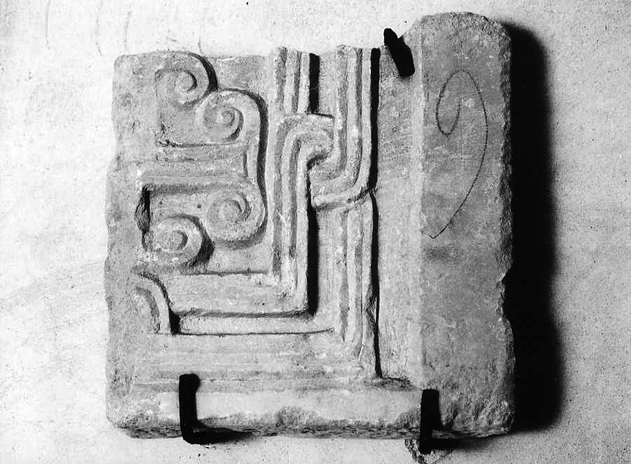 motivi decorativi (rilievo, frammento) - bottega campana (sec. IX)