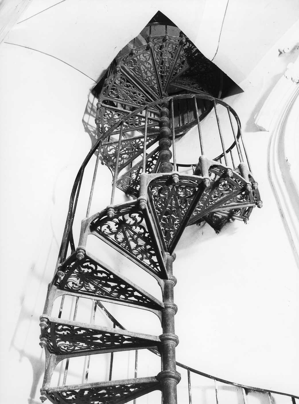 scala - a chiocciola - bottega campana (sec. XX)