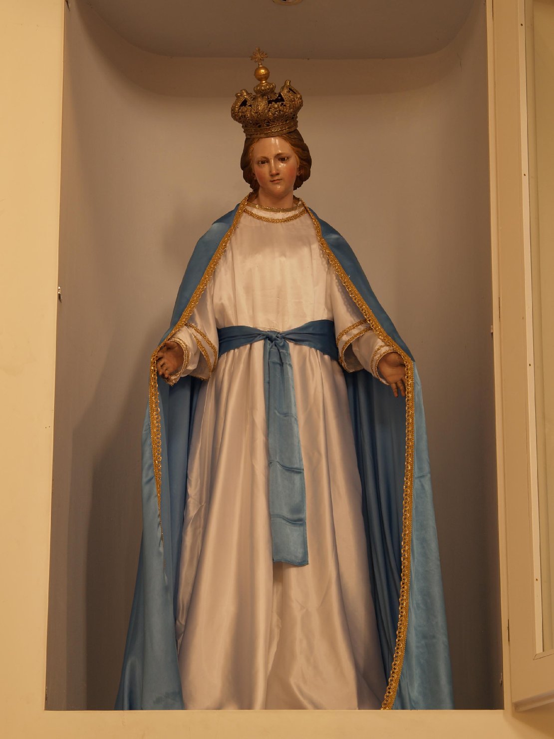 Madonna orante (statua) - bottega napoletana (prima metà sec. XIX)