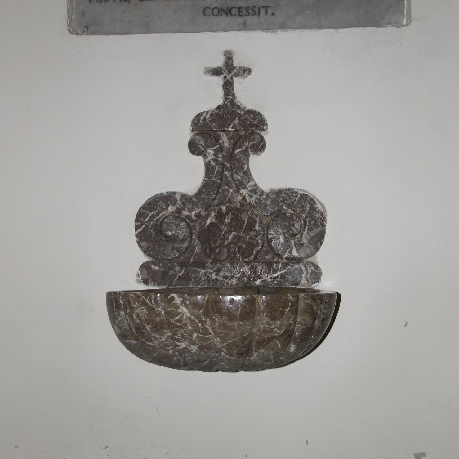 acquasantiera - bottega beneventana (primo quarto sec. XVIII)