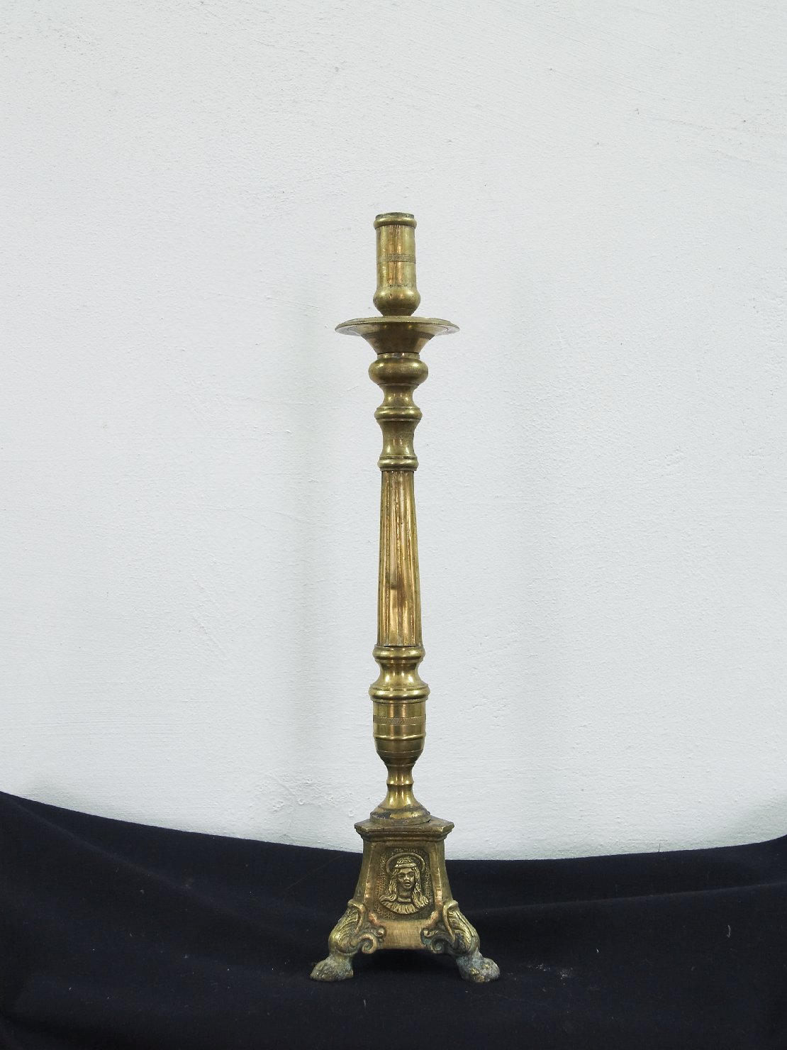 candeliere d'altare, serie - bottega campana (seconda metà sec. XIX)