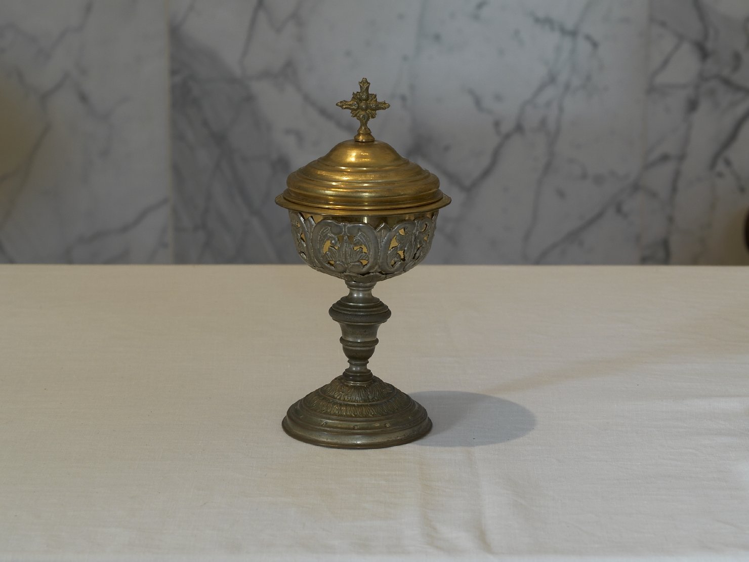 pisside, opera isolata - bottega campana (prima metà sec. XX)