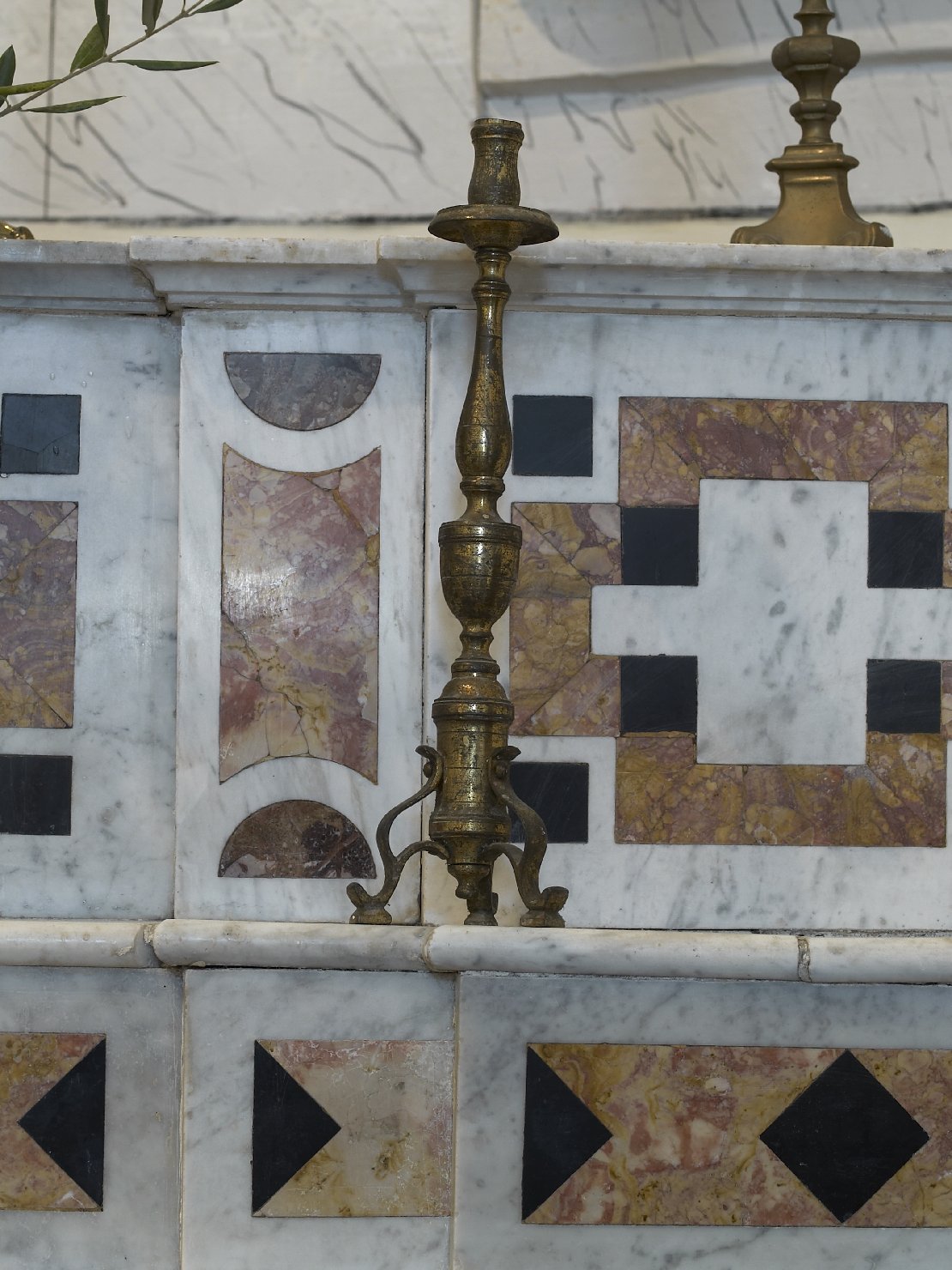 candeliere d'altare - bottega campana (prima metà sec. XX)