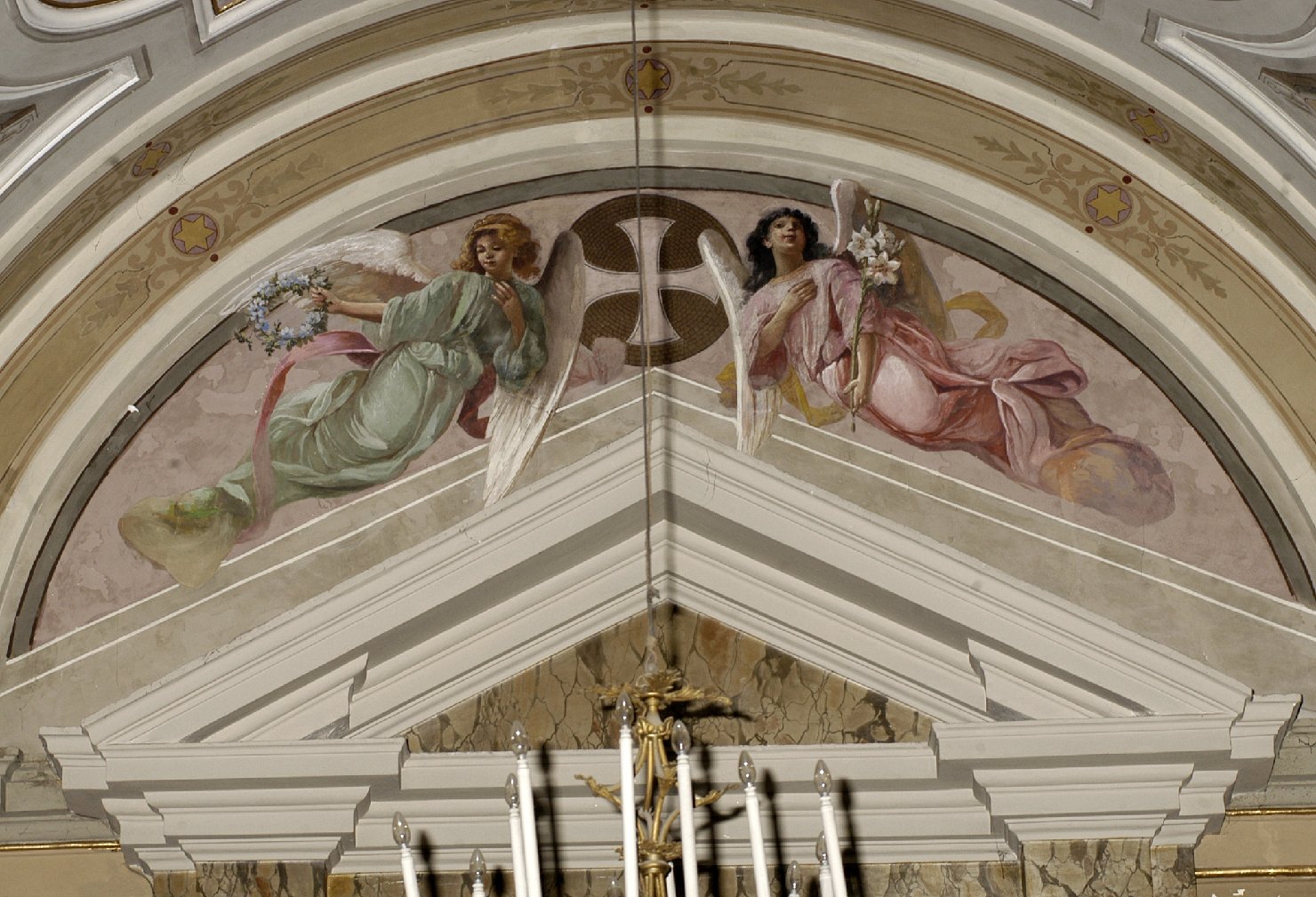 Personaggi: due angeli, uno con ghirlanda di fiori, l'altro con tre gigli. In mezzo la Croce (dipinto, opera isolata) - ambito campano (sec. XIX)