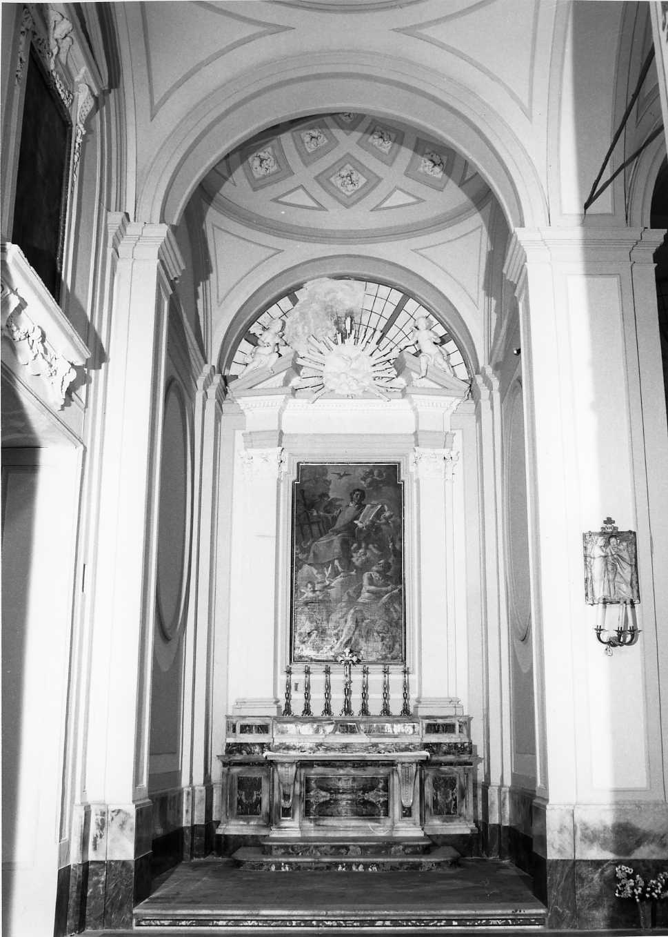 colomba dello Spirito Santo fra due angioletti (decorazione plastica) - bottega campana (sec. XVIII)