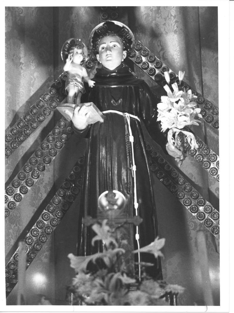 Sant'Antonio da Padova con il bambino (statua) - bottega irpina (prima metà sec. XX)