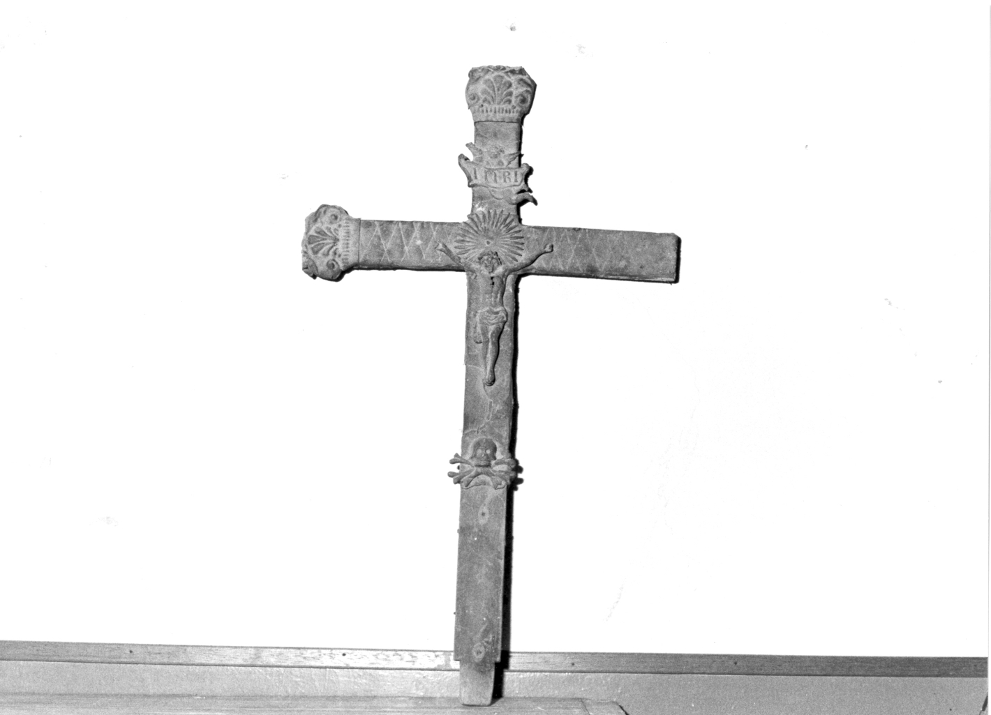 croce, opera isolata - bottega salernitana (prima metà sec. XIX)