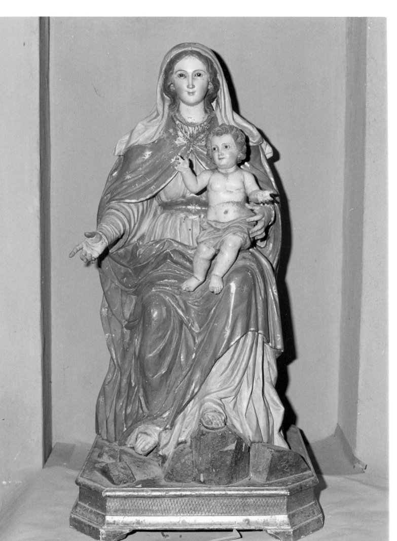 Madonna della Neve, Madonna con Bambino (statua) - bottega Italia meridionale (sec. XVIII)