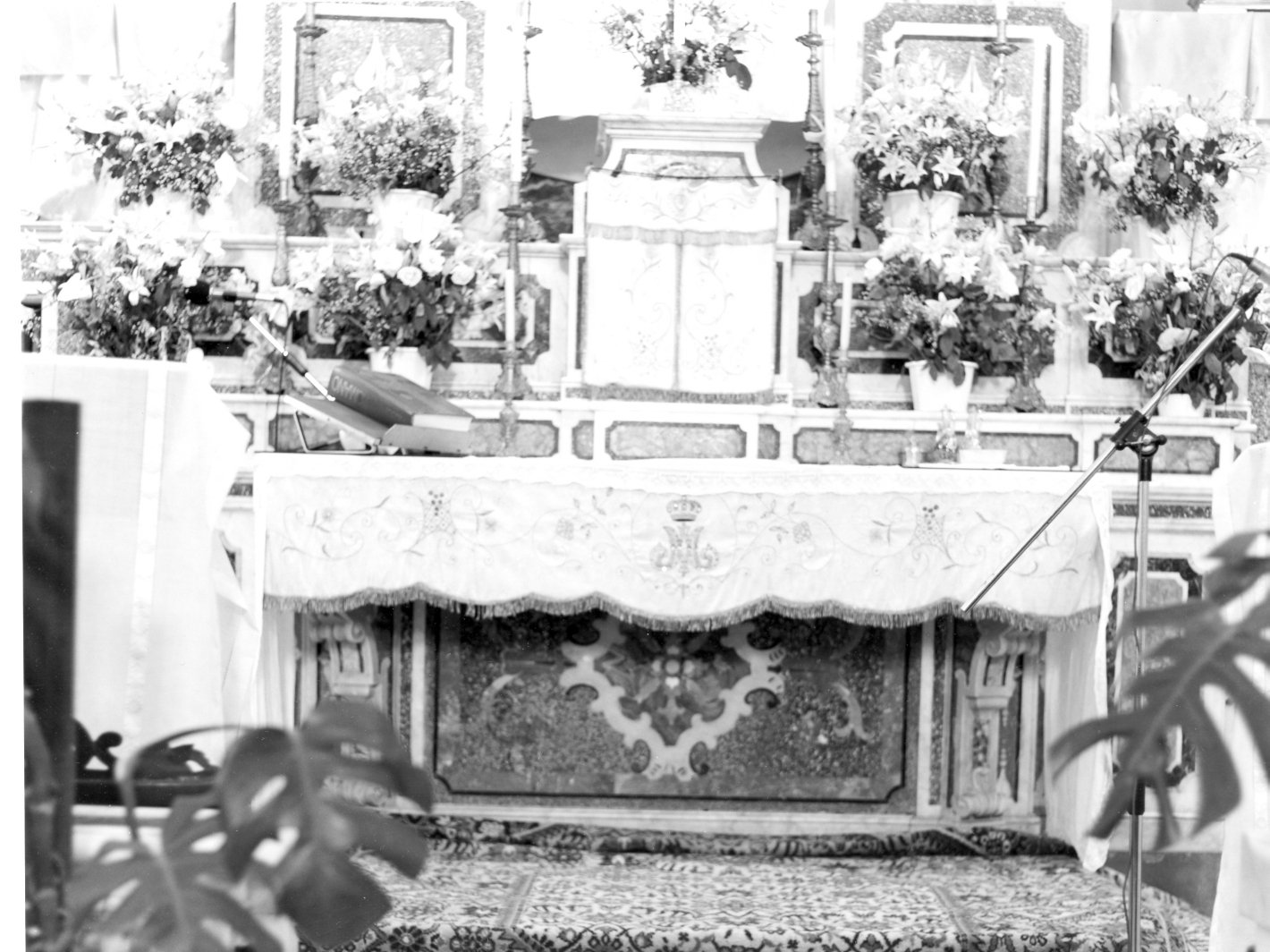 altare maggiore - bottega campana (sec. XX)