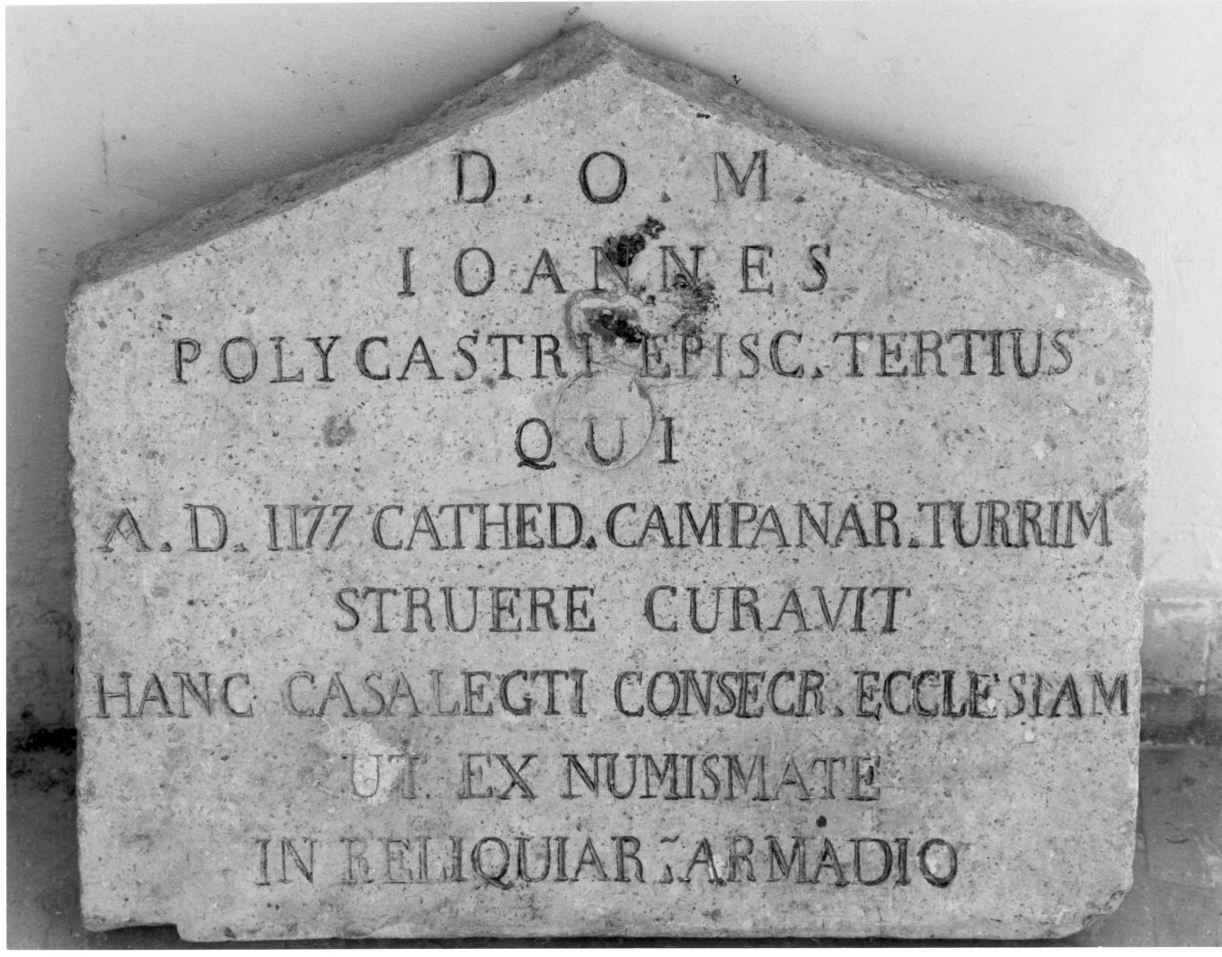 lapide commemorativa - bottega campana (sec. XII)