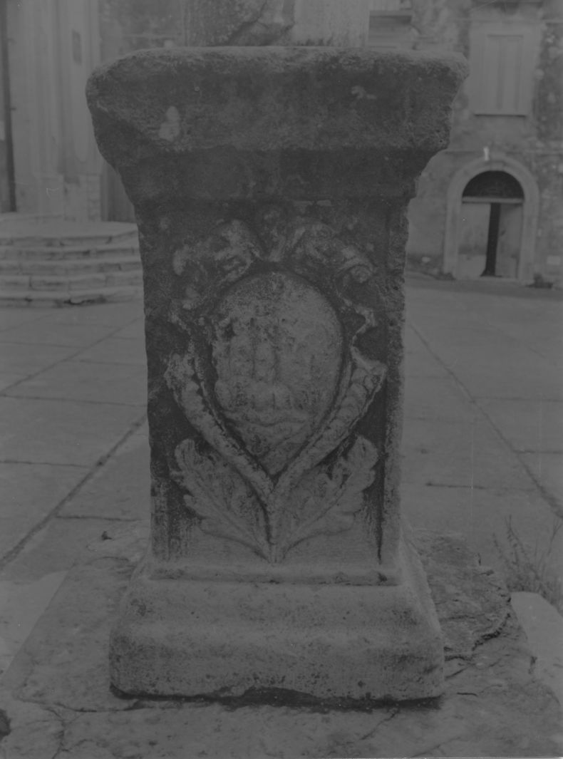 stemma di Capaccio (rilievo) - bottega campana (sec. XVIII)