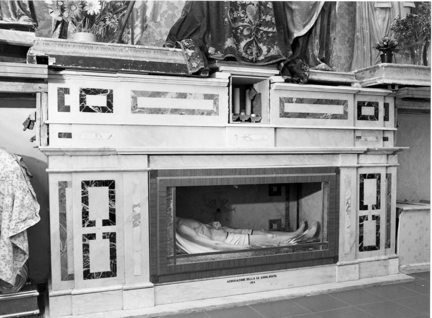 motivi decorativi geometrici (altare) - bottega campana (sec. XX)